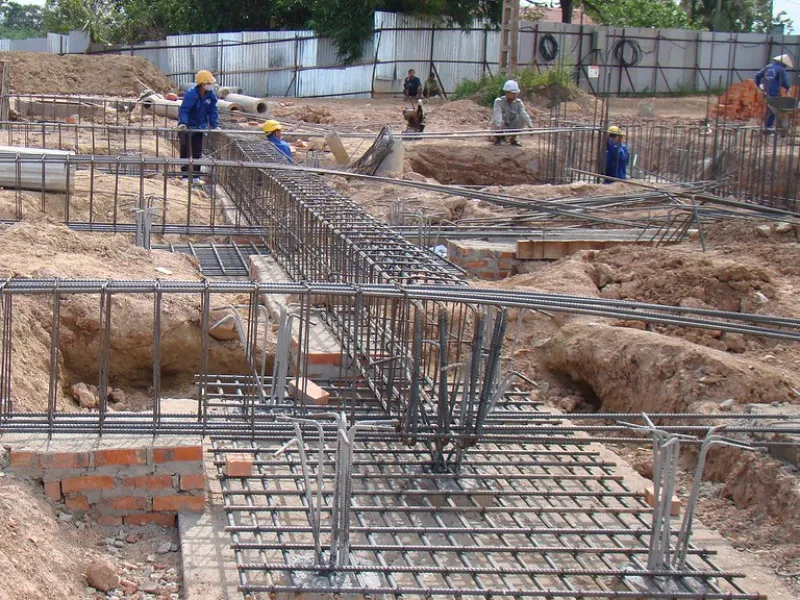 Cách bố trí thép dầm móng trong xây dựng chuẩn nhất hiện nay